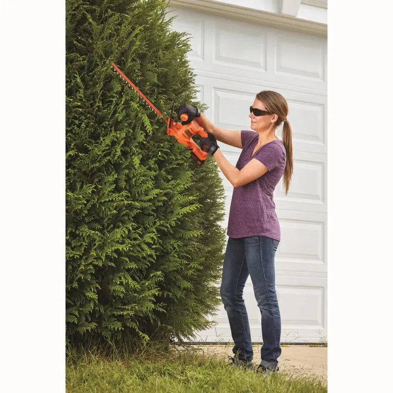 20V MAX 18 in. Cordless Hedge Trimmer