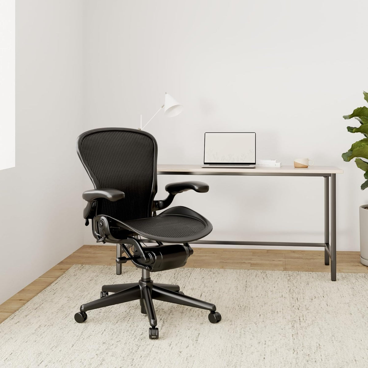 Herman Miller Aeron Classic Bürostuhl Größe B, Generalüberholt, Ergonomisch, Schwarz