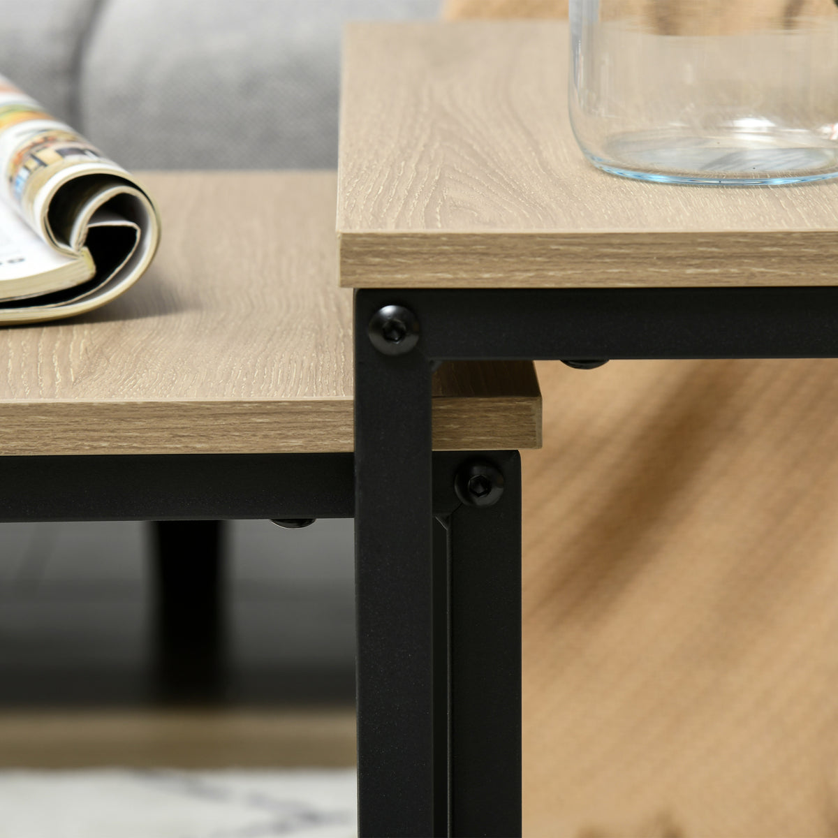 HOMCOM Satztisch-Set aus 3 Beistelltischen, Industrial Design, schwarzer Stahlrahmen, Tischplatte in Holzoptik